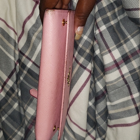 Authentic Prada wallet - Picture 15 of 16